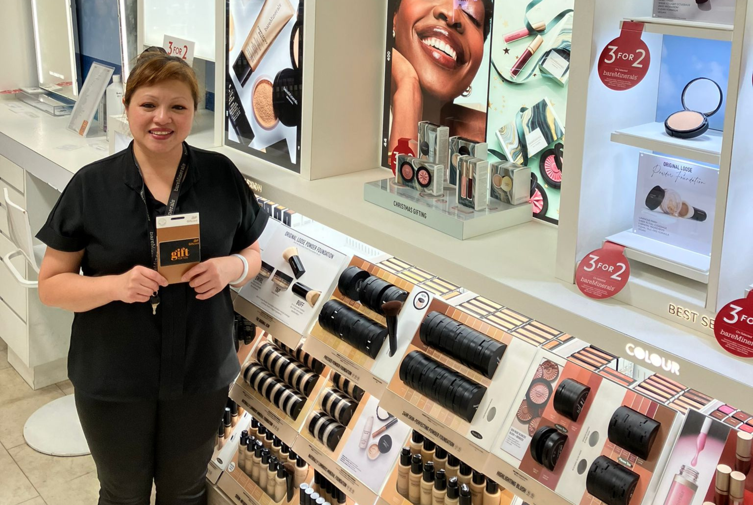 Image of Fortem & Mode Retail Consultant, Immy on counter.